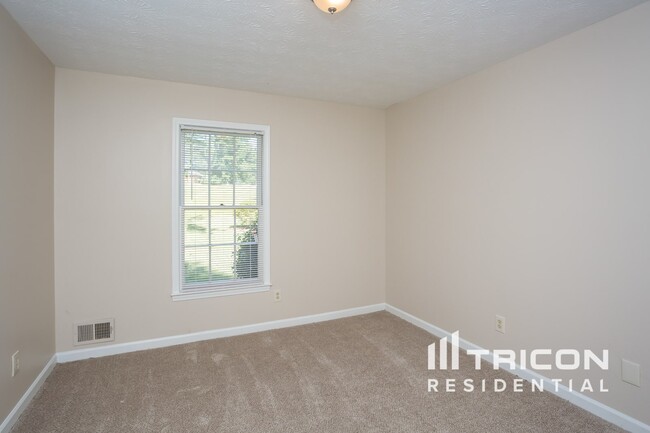 Building Photo - 507 Ironwood Ct SE