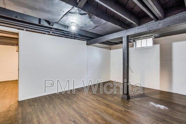 Building Photo - 6142 E Harry St