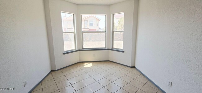 Building Photo - 7123 Oval Rock Dr