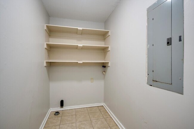 Building Photo - 2509 Reese Ave