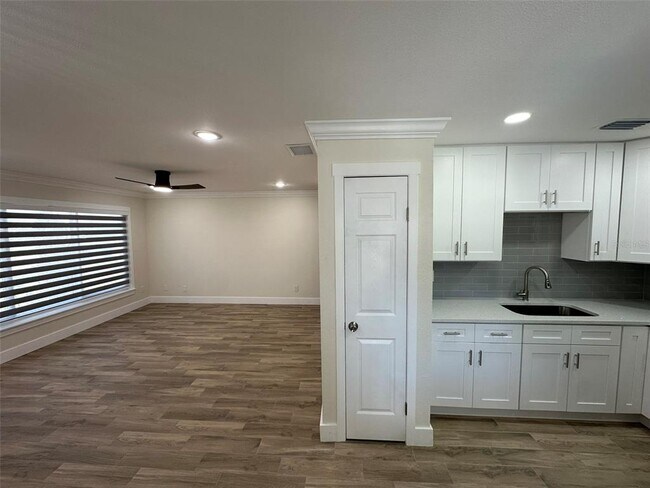 Building Photo - 6013 Fortune Pl