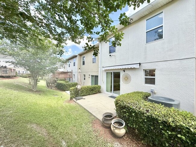 Building Photo - 3824 Exeter Ln