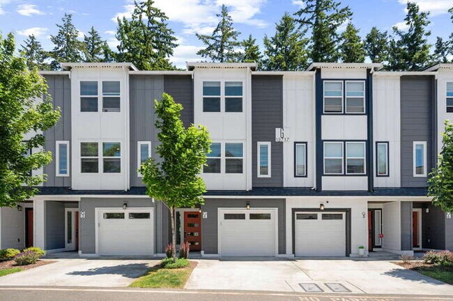 Building Photo - 13717 Admiralty Way
