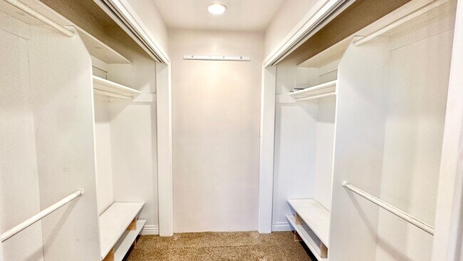 Building Photo - Lovely, Open Floor Plan, Single Story Located in the Desirable Live Oak Estates of Fallbrook!