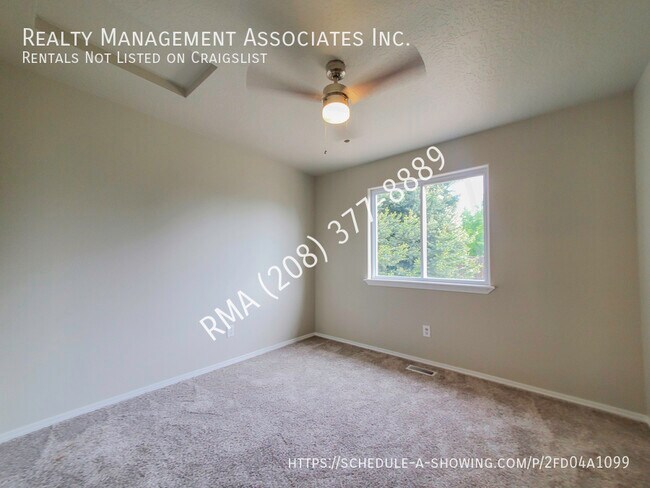 Building Photo - 970 Johnson Dr