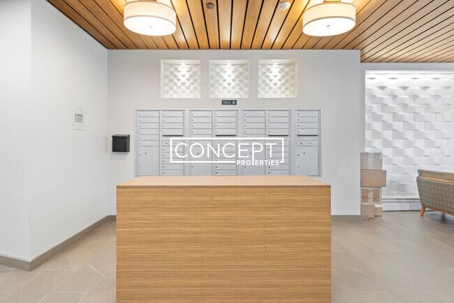 Building Photo - 9A Miner St. Unit 407