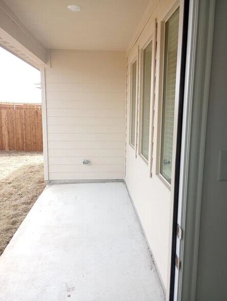 Building Photo - 5119 Winterberry Dr