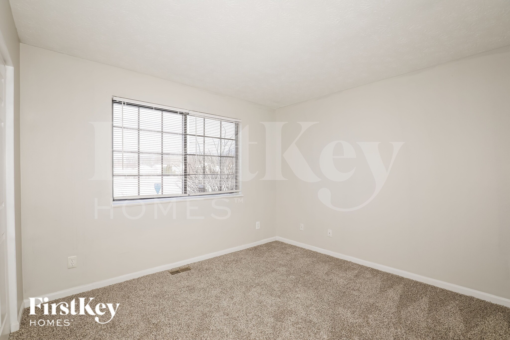 Building Photo - 3961 Bonn Dr