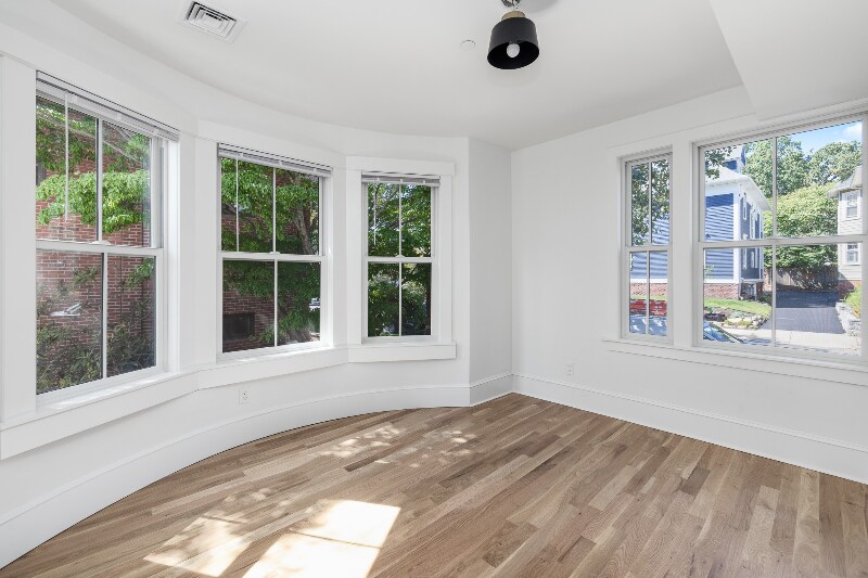 Building Photo - 293 Governor St