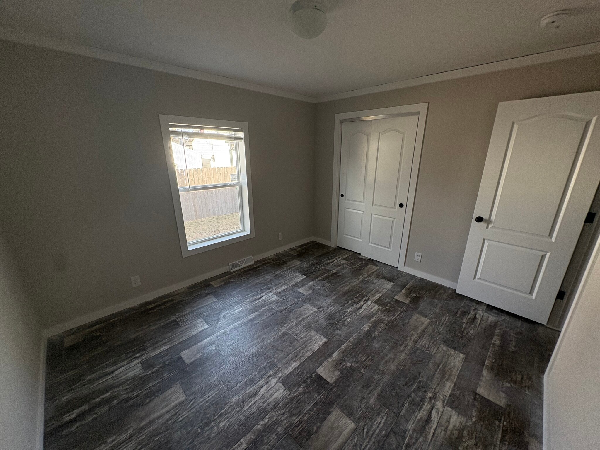 Building Photo - 102 S California St