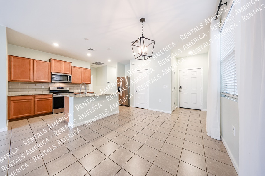 Building Photo - 14151 W Georgia Dr