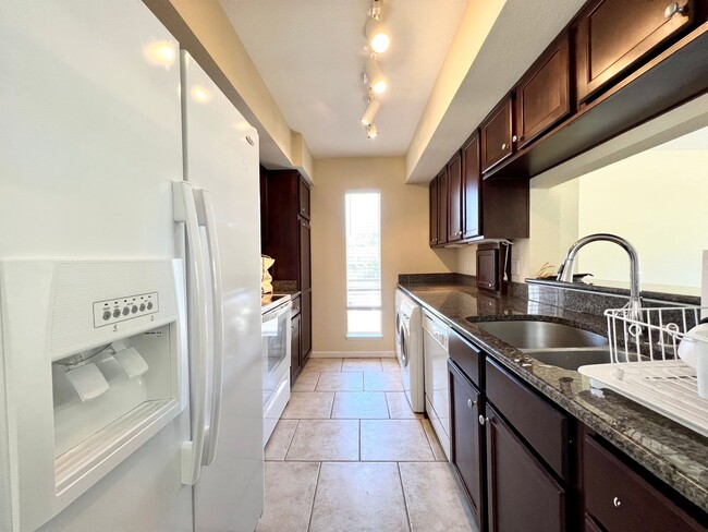 Building Photo - COMING SOON !!! CHARMING 1BD/1BA CONDO IN ...