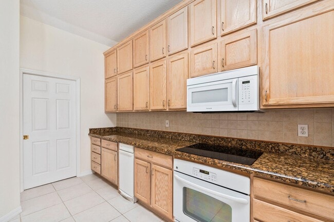 Building Photo - 2466 SE Renick Ave