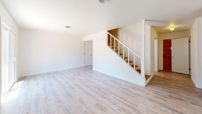 Building Photo - 430 Neil Dr