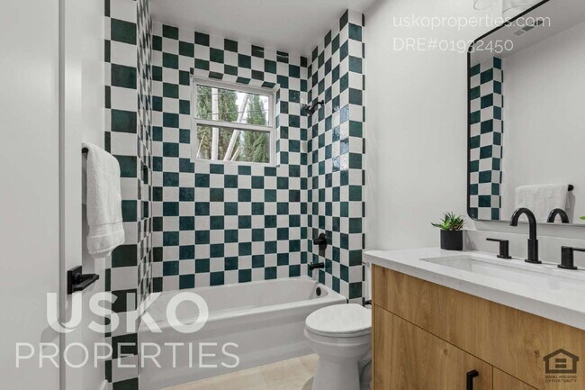 Building Photo - 2817 Democracy Alley