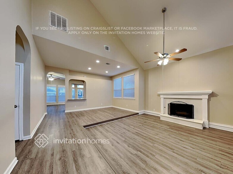 Building Photo - 2043 Hearthstone Dr