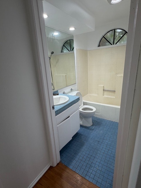 Master bathroom with mosaic flooring and Japanese glass mosaic counter - 4627 Finley Ave