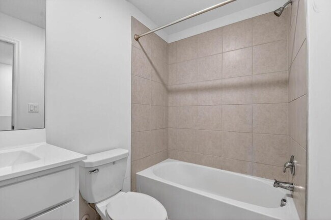 Building Photo - 6933 Harbours Edge Ave