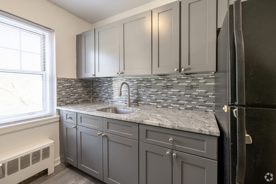 2BR, 1BA - 800SF - Kitchen Counter View - Rutgers Arms