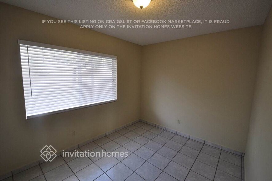 Building Photo - 9503 W Las Palmaritas Dr