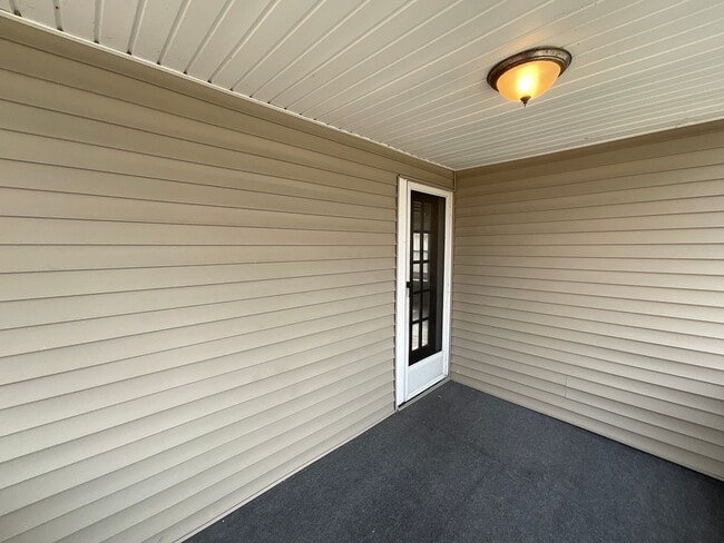 Building Photo - 19824 Pasnow Ave