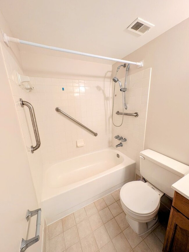 Building Photo - Spacious North Bethesda 3BR with Private Patio & Resort-Style Amenities