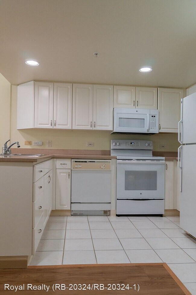 Building Photo - 2 br, 1 bath House - 1314 Kalakaua Avenue ...
