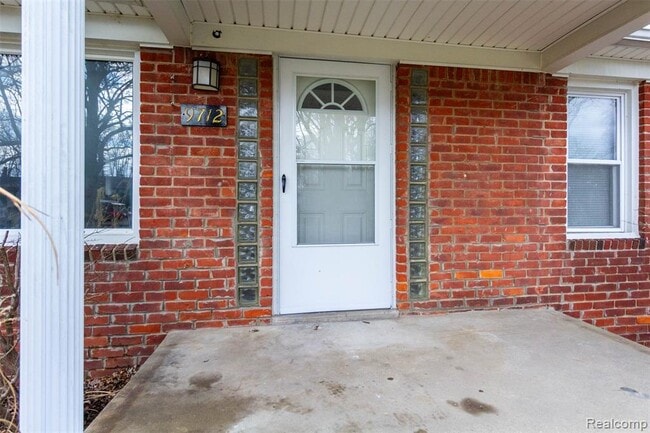 Building Photo - 9712 Cherokee St