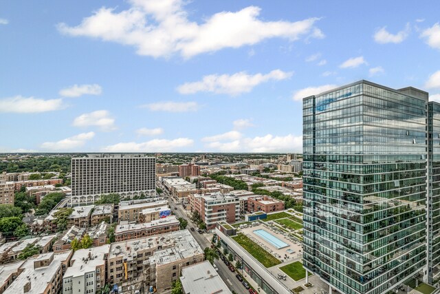 Building Photo - 4343 N Clarendon Ave