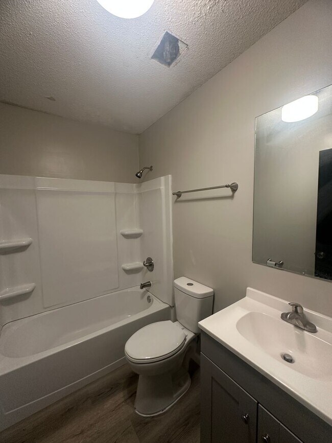 Building Photo - 125 Patricia Ln