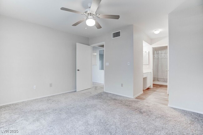 Building Photo - 8070 W Russell Rd