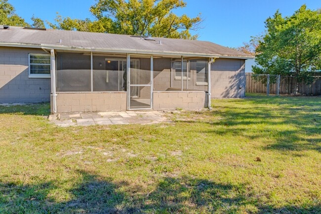 Building Photo - 150 Lady Susan Ct