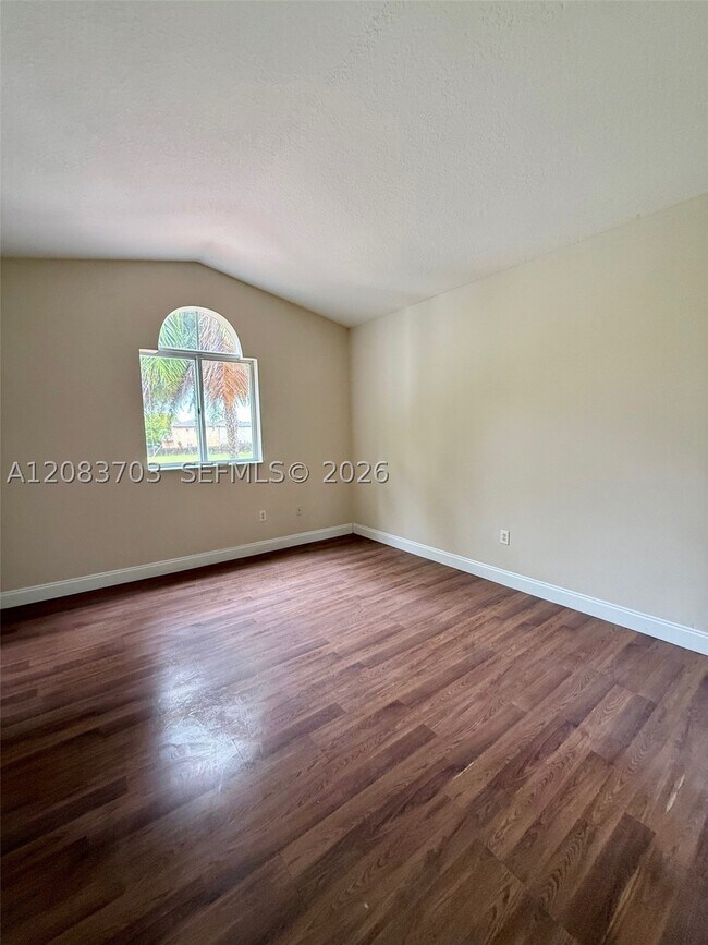 Building Photo - 2601 NE 41st Cir