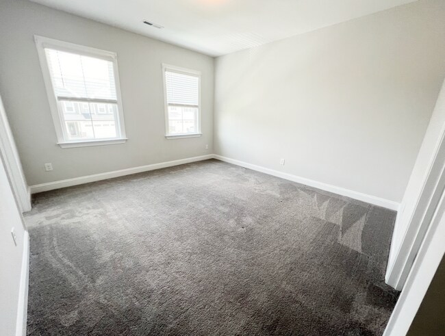 Building Photo - Like new 4BR house in Tryon, Wake Forest