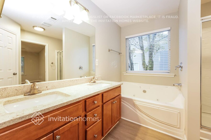 Building Photo - 2570 Pierce Brennen Ct NE