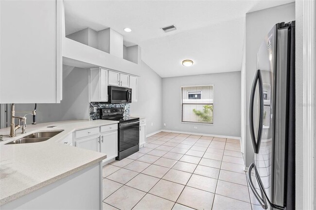 Building Photo - 15316 Lake Bella Vista Dr