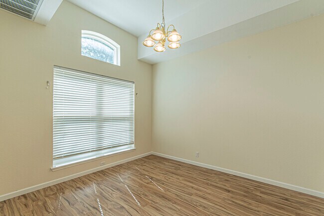 Building Photo - 2208 Portwood Bend Cove