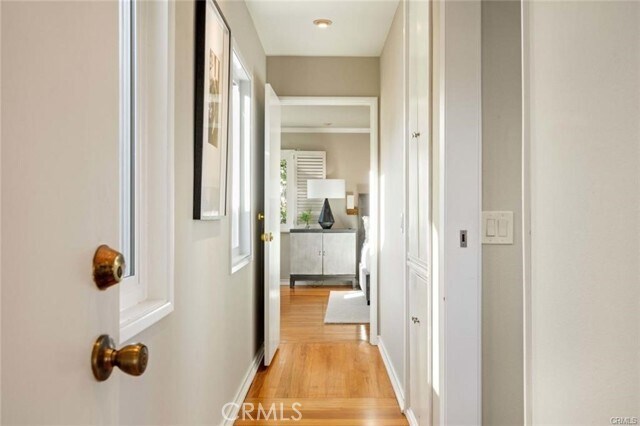 Building Photo - 557 Blumont St