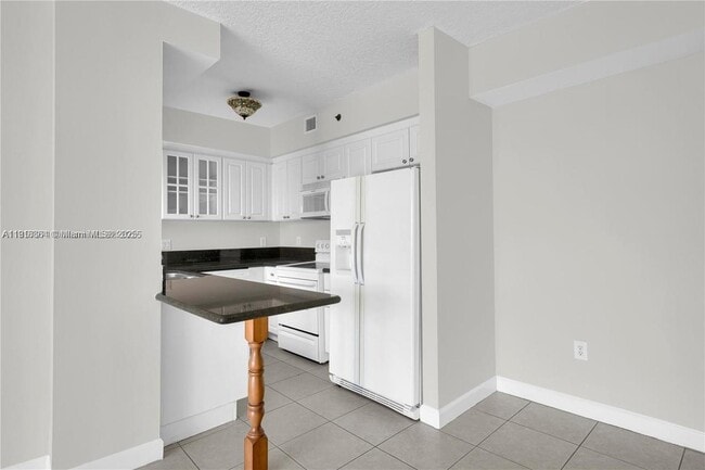 Building Photo - 1824 Brickell Ave