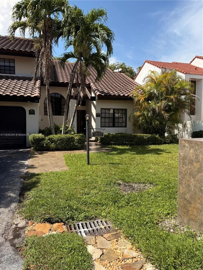 Building Photo - 12737 SW 62nd Terrace