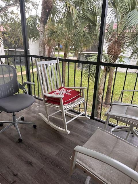 Building Photo - 16206 Laurel Dr