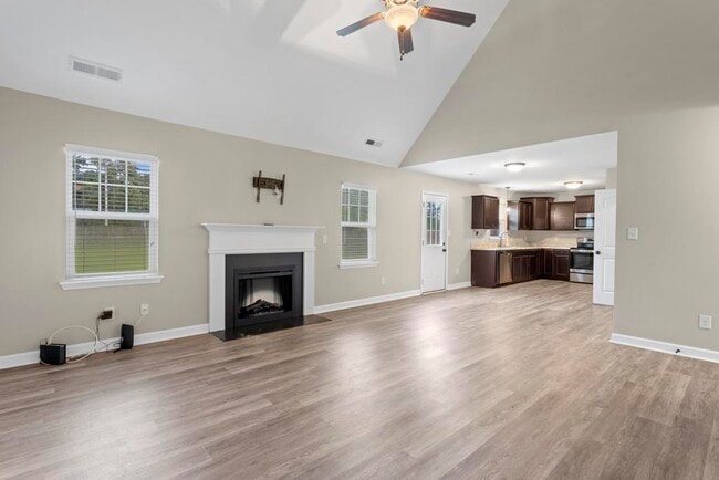 Building Photo - 202 Breakwater Dr