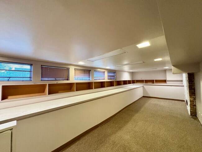 Building Photo - Queen Anne Home