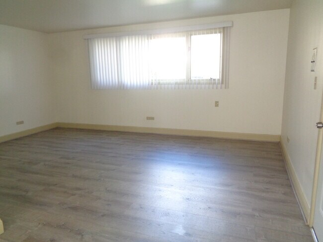 Building Photo - 6834 W Lode Dr