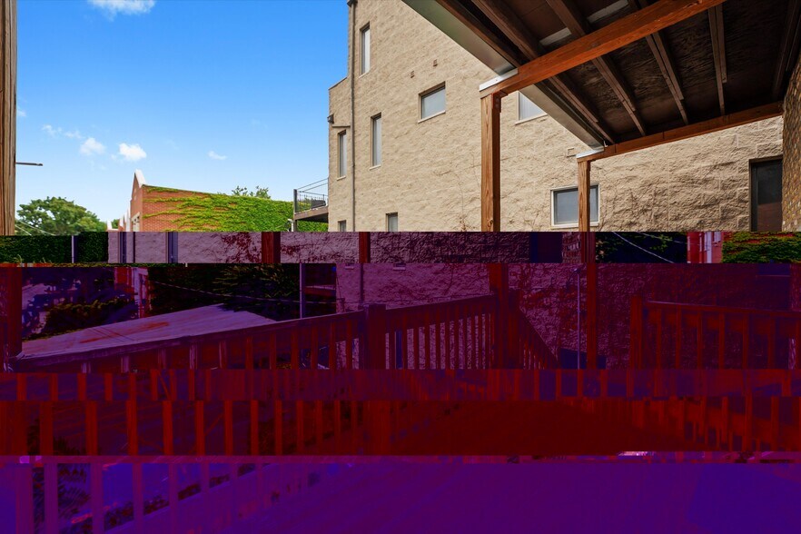 Building Photo - 624 S Oakley Blvd