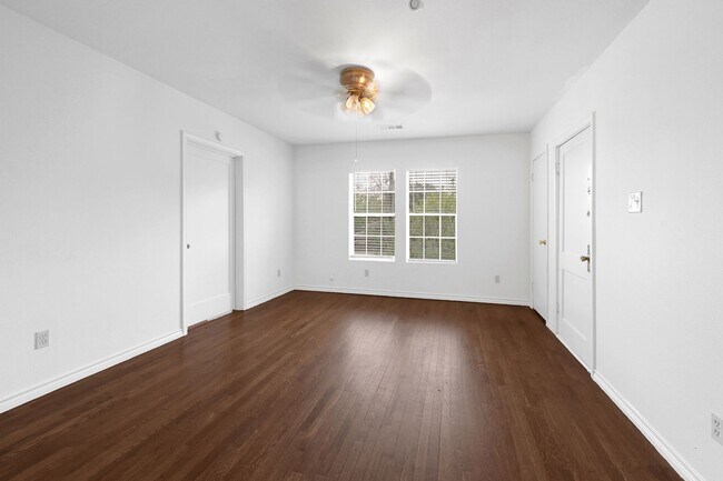 Building Photo - Perfect 2 Bed 1 Bath Home in Houston's Vibrant Hub!