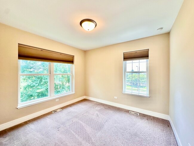 Building Photo - 2601 Chelsey St