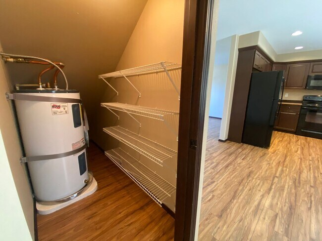 Building Photo - 2100 N Chestnut St