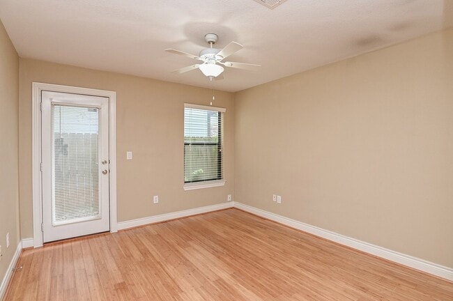 Building Photo - 2905 Leeland St