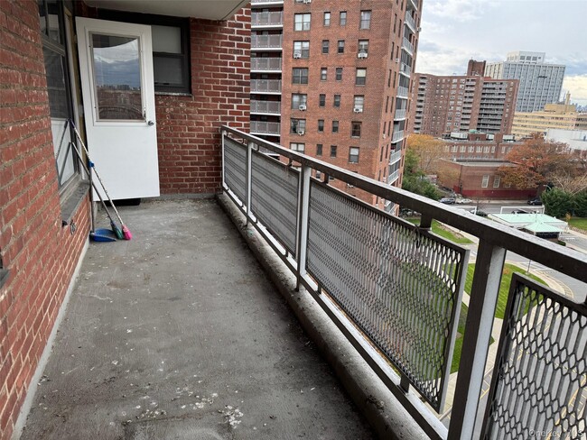 Building Photo - 61-45 98th St